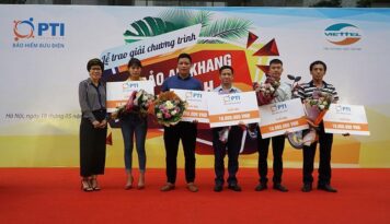Bảo hiểm PTI trao thưởng xe máy SH cho khách hàng