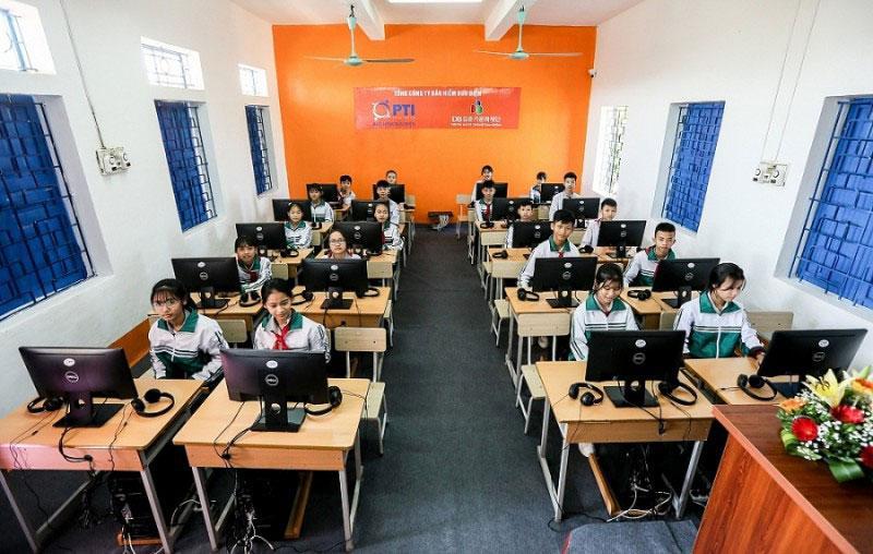 PTI bàn giao phòng học Tiếng Anh đa năng và trao tặng thiết bị giảng dạy tại Ninh Bình