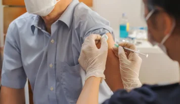 Bảo hiểm sức khỏe Phúc An Sinh PTI cung cấp giải pháp bảo vệ tài chính y tế toàn diện với quyền lợi nội trú, phẫu thuật, tai nạn cá nhân và nhiều quyền lợi bổ sung linh hoạt. Chương trình áp dụng cho khách hàng từ 3 đến 65 tuổi, phí từ 3.900 đồng/ngày, quyền lợi điều trị nội trú đến 650 triệu đồng/năm.