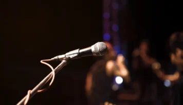 Bảo hiểm cháy nổ karaoke PTI cần được xem xét theo cả ngưỡng pháp lý và cấu trúc tài sản thực tế của cơ sở, nhất là với quán từ 2 tầng hoặc từ 300 m2 sàn trở lên. Cách tiếp cận này giúp chủ quán karaoke giảm rủi ro vi phạm, hạn chế chênh lệch giữa tổn thất thực tế và quyền lợi bảo hiểm, và chủ động hơn khi làm việc với PTI.