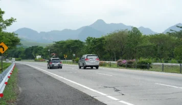Bảo hiểm TNDS ô tô là giấy tờ bắt buộc để xe lưu thông hợp pháp và giúp giảm gánh nặng tài chính khi xảy ra va chạm với bên thứ ba. Nếu bảo hiểm sắp hết hạn, chủ xe nên gia hạn online ngay để tránh gián đoạn hiệu lực và nhận GCN điện tử nhanh chóng. Mua qua PTI giúp thao tác chỉ trong 1 phút, đúng giá niêm yết và thuận tiện lưu trữ trên điện thoại.